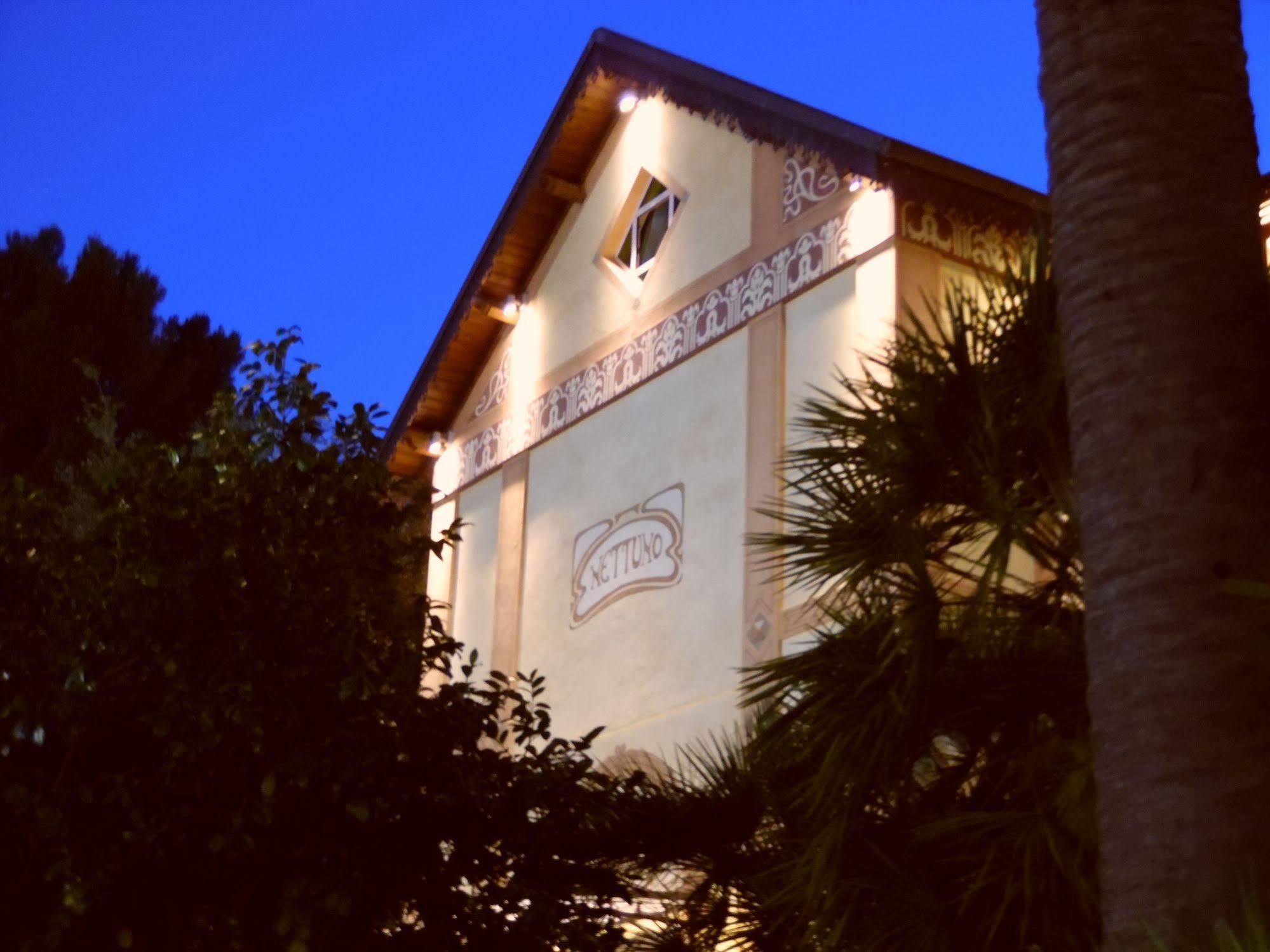 Nettuno 4*